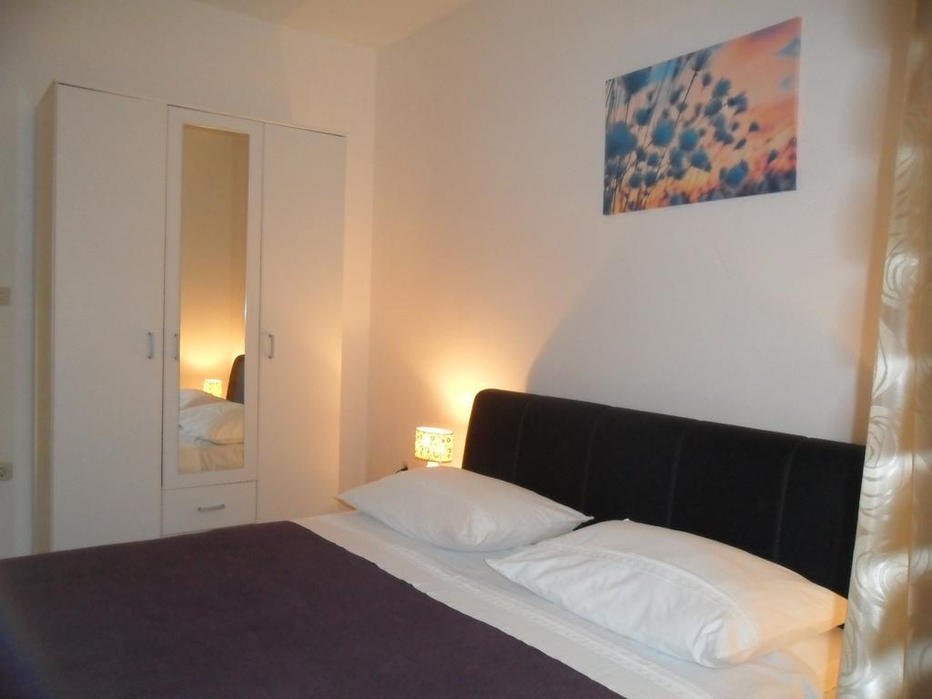 Apartman Soda Apartment Трогир Екстериор снимка